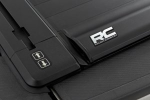 Chevrolet Colorado Powered Retractable Bed Cover - Rough Country - Matte Black - '15-'26